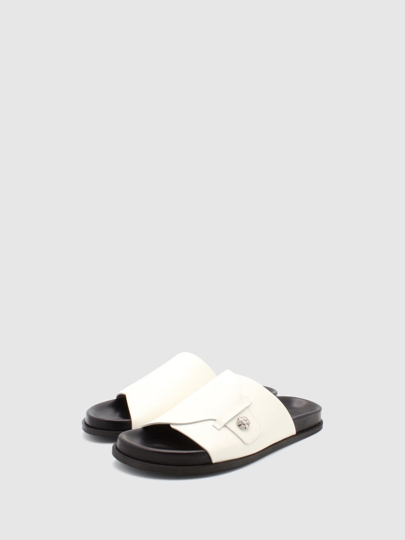 JJ Heitor Buckle Mules Camélia White/Black